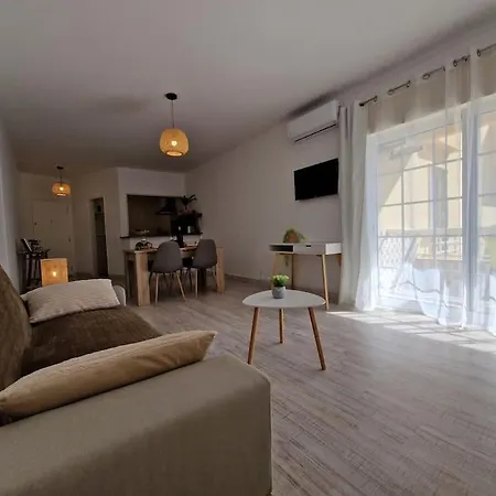 Modern Flat With Sea View And Direct Access Portimao