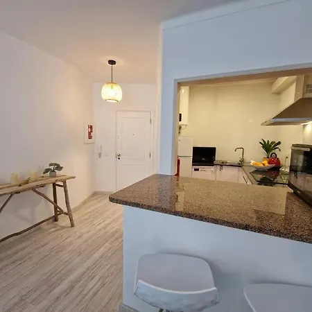 Modern Flat With Sea View And Direct Access Portimao