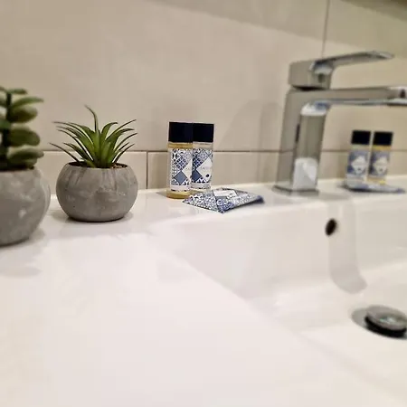 Modern Flat With Sea View And Direct Access شقة