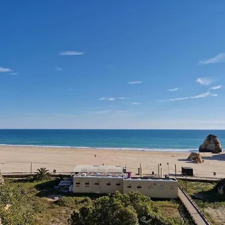 Modern Flat With Sea View And Direct Access شقة