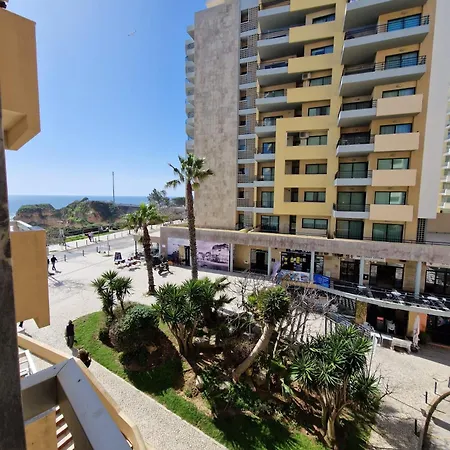 Apartmán Modern Flat With Sea View And Direct Access *