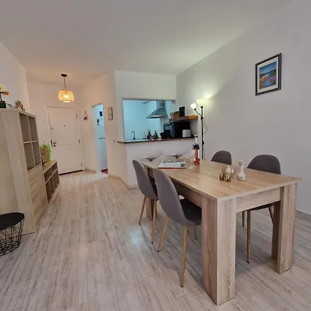 Modern Flat With Sea View And Direct Access 아파트 *