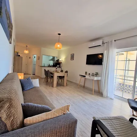 아파트 Modern Flat With Sea View And Direct Access