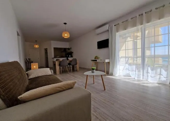 Modern Flat With Sea View And Direct Access Appartamento