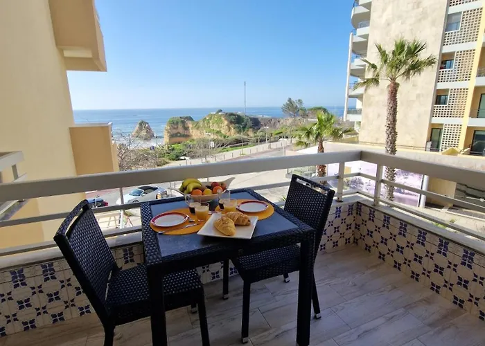 Modern Flat With Sea View And Direct Access * Portimão