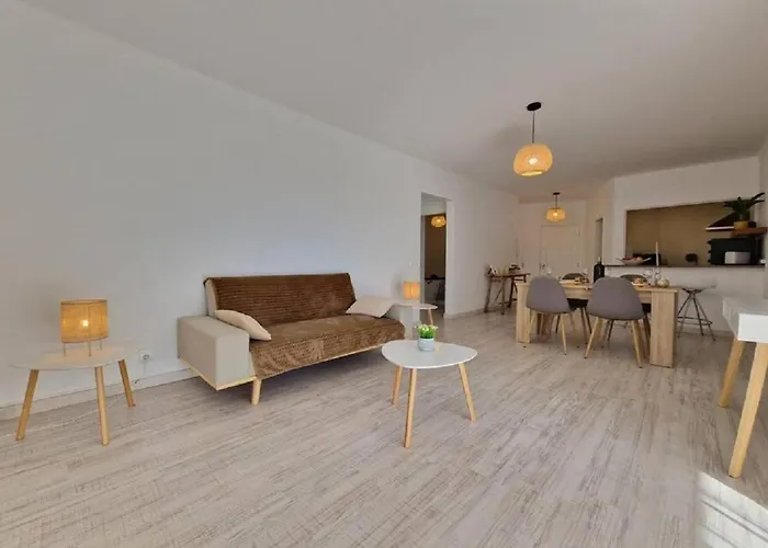 Modern Flat With Sea View And Direct Access Portimão